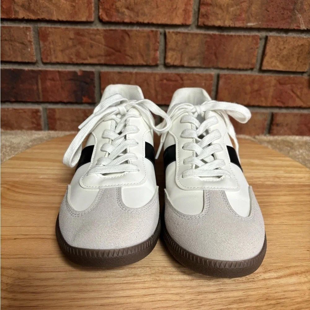 BELLINI CLASSIC BLACK & WHITE LOW TOP RETRO STYLE SNEAKERS TENNIS SHOES SIZE 9